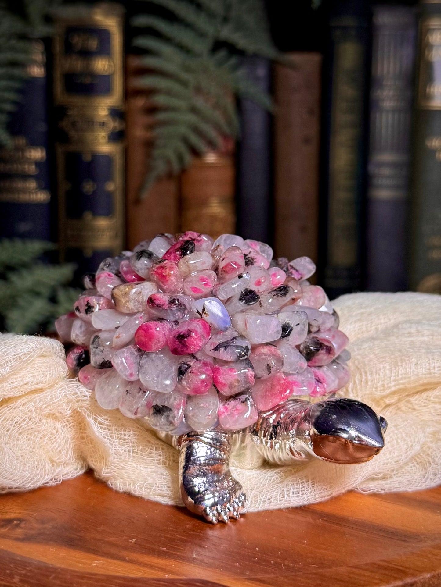 Icy Rhodonite Chip Turtle Lamp
